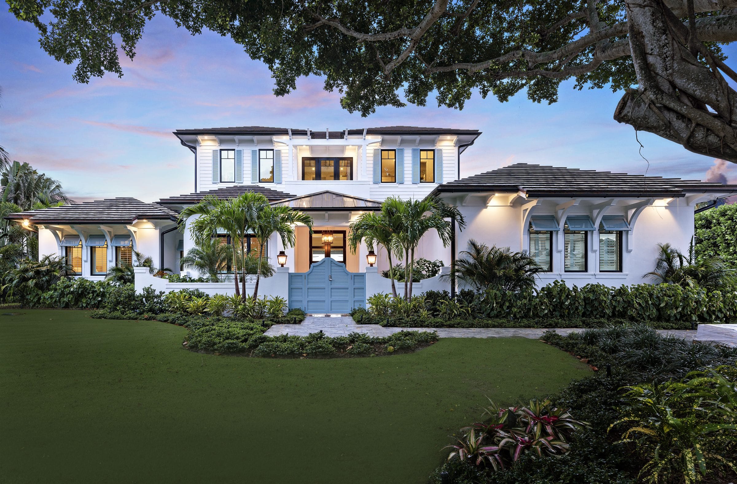 Contemporary Coastal — luxury custom home in North Palm Beach, South Florida
